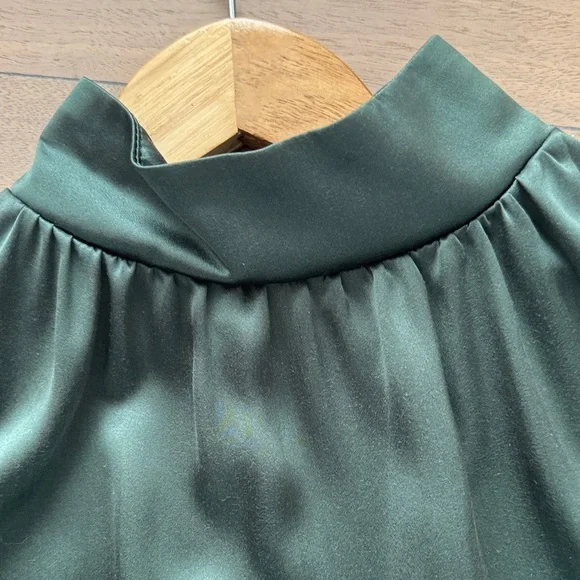 Sablyn green silk set. NWT Dark Green Pants and sleeveless top-worn 1x - Picture 8 of 13